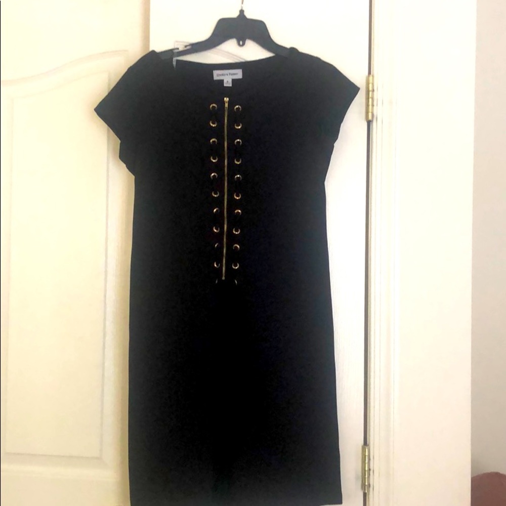 Pre-owned black zipper in front dress.
